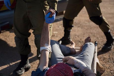 La nobleza de Israel: soldados de las IDF ayudan a heridos sirios