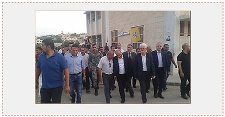 Jamal al Muheisen y Majid Faraj llegan para expresar sus condolencias a la familia del terrorista de Teqoa (página facebook de Fatah, 12 de julio de 2017)