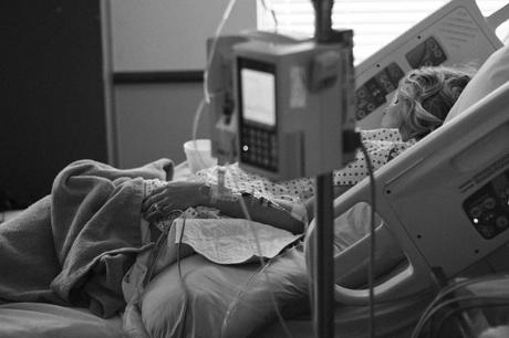 Pacientes con cáncer que ven morir a otros son más propensos a fallecer