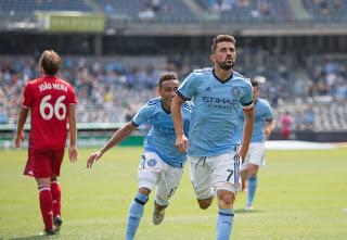 New York City con 10 jugadores vence a Chicago Fire y aprieta la Conferencia Este de la MLS