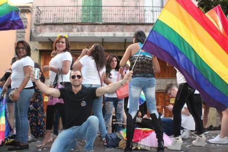 Realizan marcha del orgullo LGBT en San Luis Potosí: acude Lady Wuu