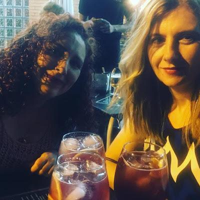 salida con amigas, salida de noche, sabado noche, fiesta, divinas, 