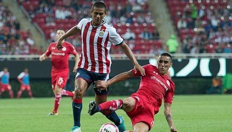 Chivas debutó a 3 canteranos