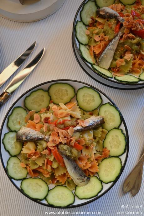 Ensalada de Farfalle con Berenjena, Pimiento y Sardinillas