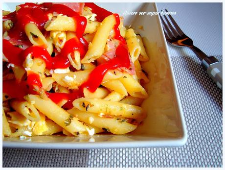 Macarrones fritos con huevo