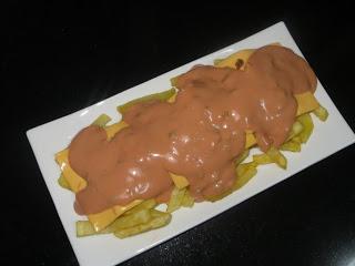 ANIMAL STYLE FRIES (SALSA MIL ISLAS)