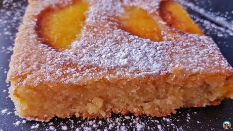 Coca de melocotones Coca de melocotones