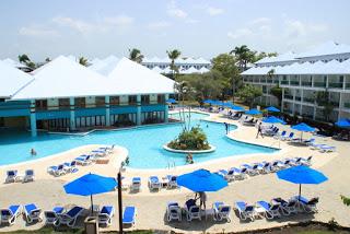 Reconocen Grand Paradise Playa Dorada y su Club VIP “Select”