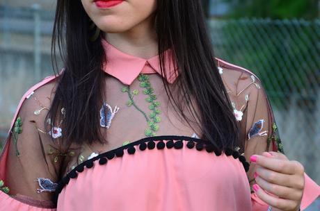 Blusa con transparencias