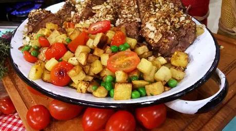 Churrascos de cuadril crocantes a la chapa con papas revueltas Churrascos de cuadril crocantes a la chapa con papas revueltas