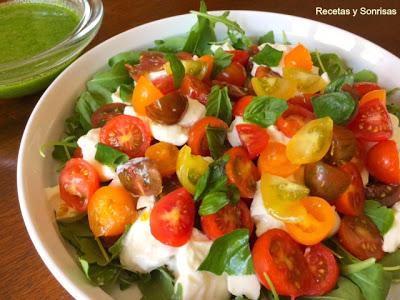 TOMATITOS CHERRY COMO APERITIVO Y ENSALADA CON BURRATA Y ALBAHACA