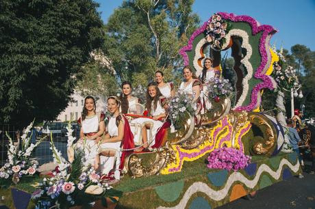 LA BATALLA DE FLORES