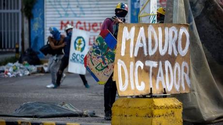 #EEUU sanciona al presidente Nicolás Maduro y lo califica de 