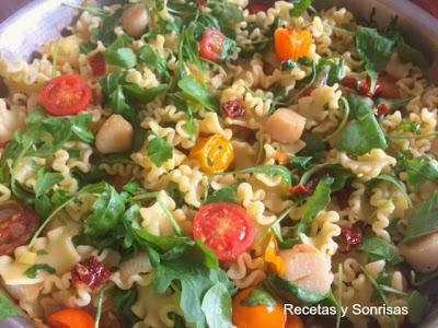 PASTA CON VIEIRAS, TOMATE SECO Y RÚCULA