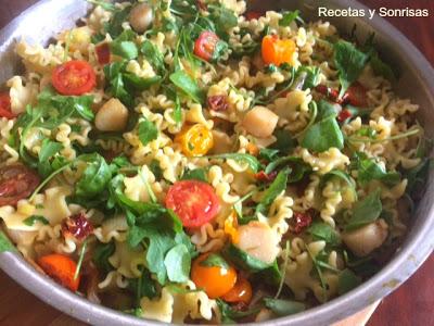 PASTA CON VIEIRAS, TOMATE SECO Y RÚCULA