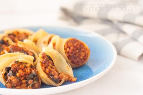 Masala de lentejas rojas como relleno de pasta