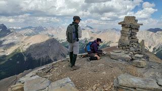 SENDERISMO EN CASTLE MOUNTAIN: HELENA PEAK 2835 m