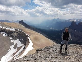 SENDERISMO EN CASTLE MOUNTAIN: HELENA PEAK 2835 m