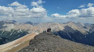 SENDERISMO EN CASTLE MOUNTAIN: HELENA PEAK 2835 m