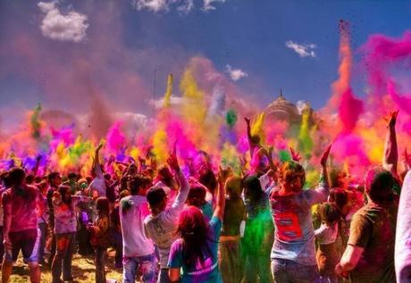 Planazo: La mejor lluvia de colores en el Monsoon Holi Madrid 2017