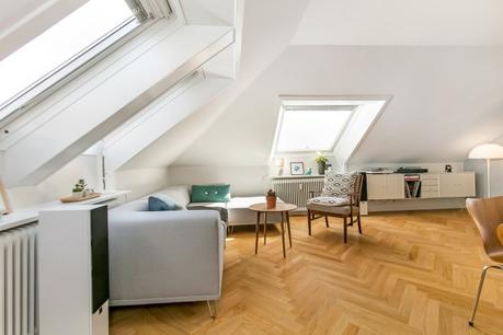 ventanas en el techo estilo nórdico diseño nórdico decoración pisos pequeños decoración áticos atico danés 