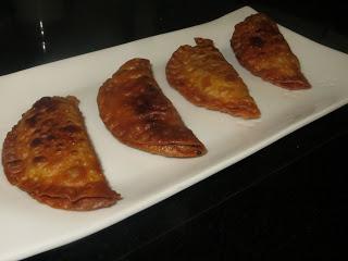 EMPANADILLAS DE CARNE PICADA Y ACEITUNAS