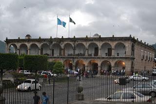 Los alrededores de Antigua (Ciudad, Pueblos Cercanos, Volcán Pacaya, Cafetal y Macadamia)