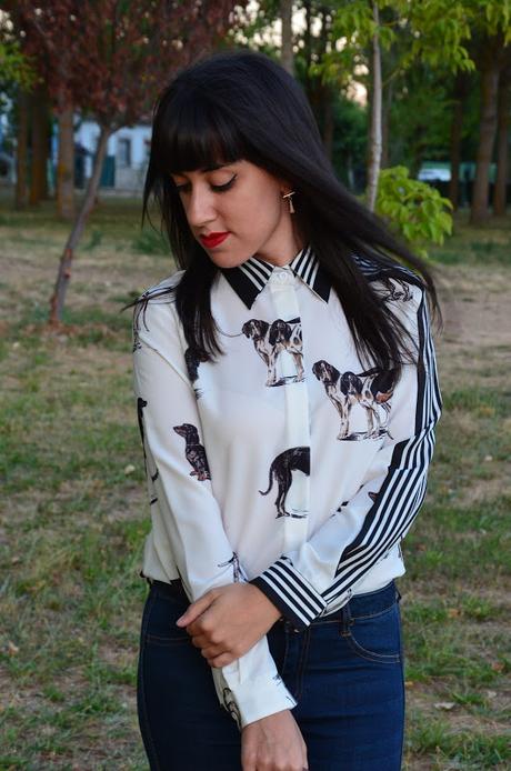 Blusa con estampado de perros