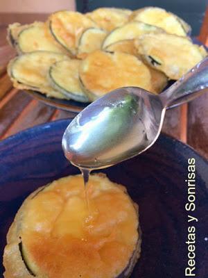 BERENJENAS EN TEMPURA CON MIEL