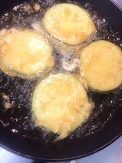 BERENJENAS EN TEMPURA CON MIEL