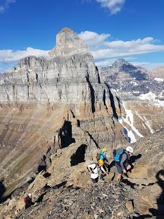 SENDERISMO EN LAKE LOUISE: MOUNT TEMPLE (3544 m)