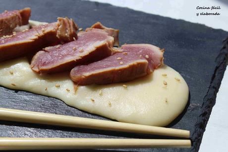 TATAKI DE SOLOMILLO DE CERDO CON CREMA DE PATATA