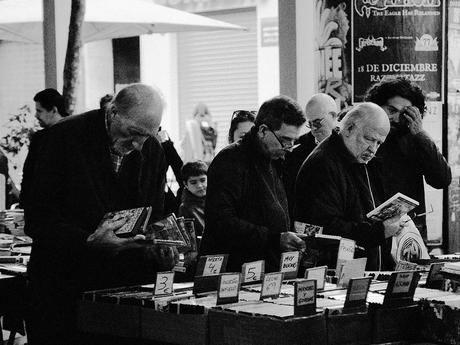 ‘Mundos en miniatura’, de Manuel Moraleda, reconstruyendo la vida como un puzzle en formato químico Barcelona Sant Antonio