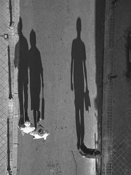 ‘Mundos en miniatura’, de Manuel Moraleda, reconstruyendo la vida como un puzzle en formato químico Madrid Anton Martin