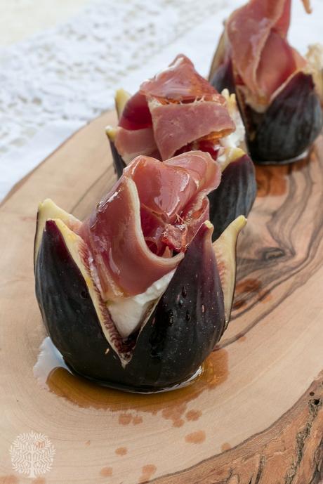 Higos frescos, queso y jamón, con AOVE picual Higos frescos, queso y jamón, con AOVE picual