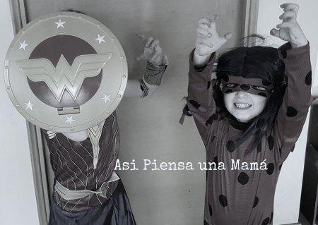 Lady bug y Wonder Woman visitan villa terremoto