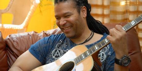 VIDEO: Amaury Gutiérrez dedica canción al pueblo de Venezuela