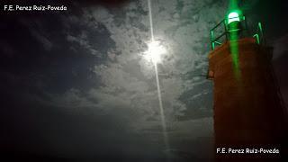 NOCHE DE LUNA LLENA Y METÁFORAS