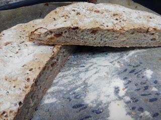 PAN CHATO DE ACEITE CON PASAS Y ARANDANOS SIN GLUTEN