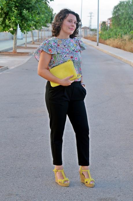 Blusa rayas,flores y volantes