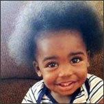 Olvidaron niño negro en transporte y murió asfixiado