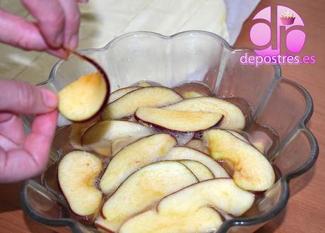 PASTEL DE MANZANA CON FORMA DE ROSA