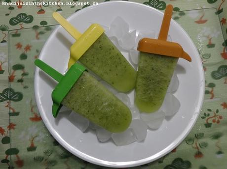 SUCETTES GLACÉES AU CONCOMBRE ET AU CITRON / CUCUMBER LEMON ICE POPS / PALETAS DE PEPINO Y LIMON / مصاصات الخيار و الليمون المجمدة