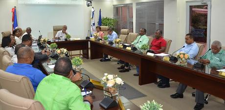 ADP informa recibirá este viernes listado de casi 4 mil maestros suspendidos.