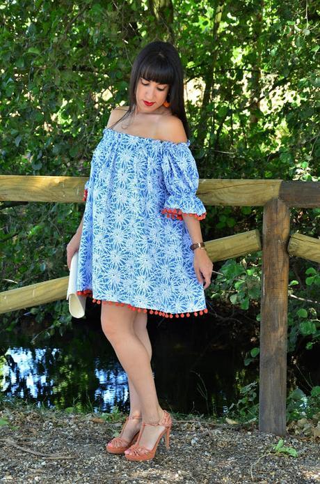Vestido pompones