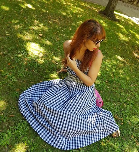 http://es.zaful.com/ruffles-smocked-tube-top-y-checked-a-line-falda-maxi-p_289850.html?lkid=58207