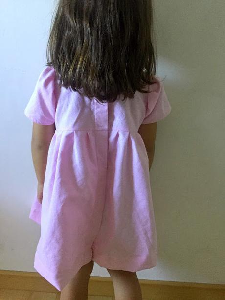 VESTIDO PARA NIÑA RECICLANDO UNA CAMISA DE MAMÁ