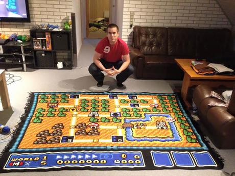 Un joven pasó 6 años haciendo una alfombra de Super Mario Bros