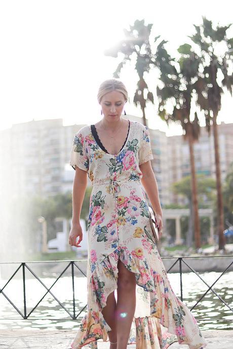 VESTIDO FLORES & VOLANTES