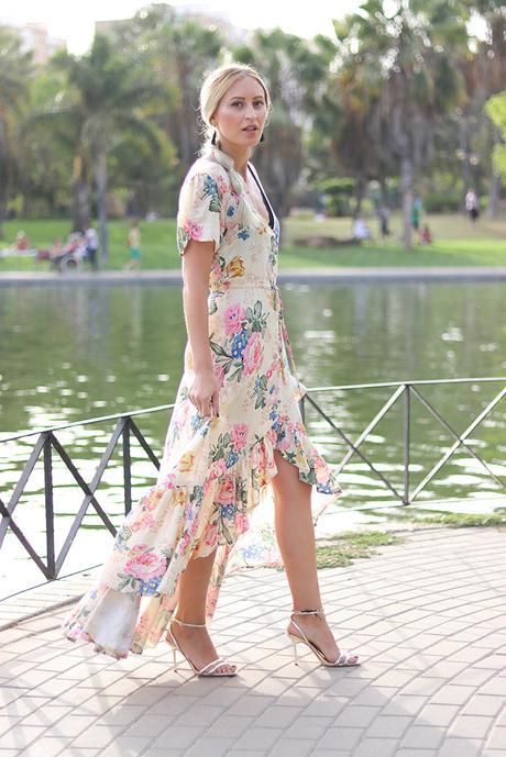 VESTIDO FLORES & VOLANTES